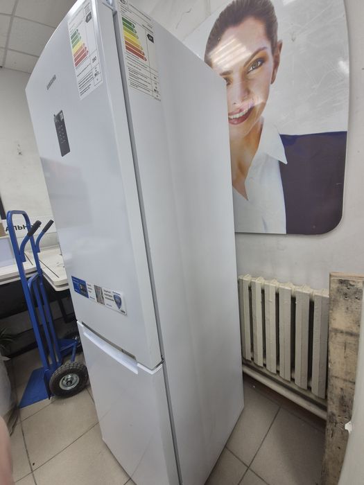 Холодильник Samsung новый