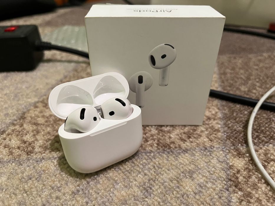 Apple AirPods 4 (ANC)