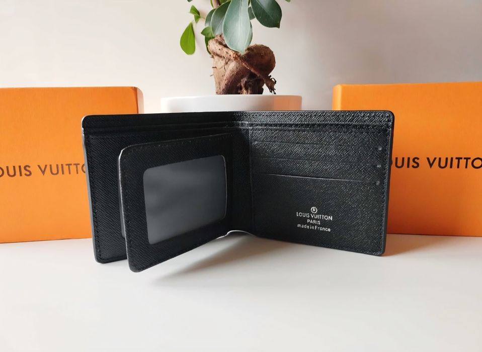 Louis Vuitton портфейли черни