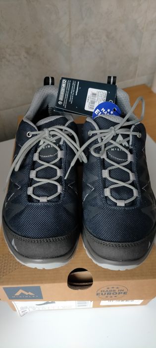 Продам  кроссовки.