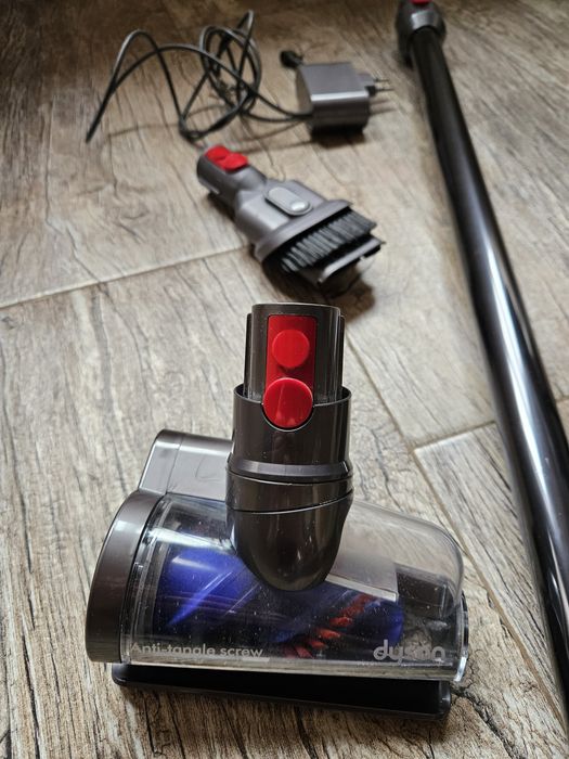 Dyson V12 origin