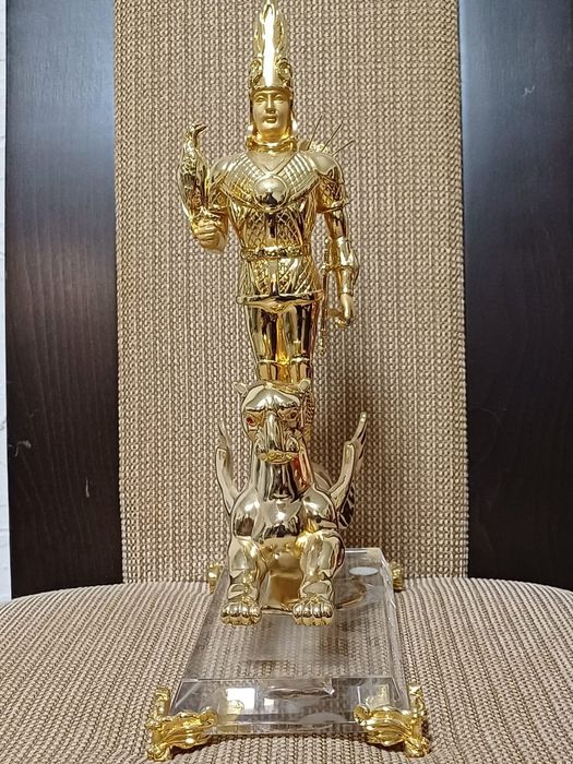 Продам статуэтки "Алтын Адам"