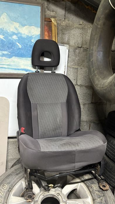 Сиденья rav4 комплект