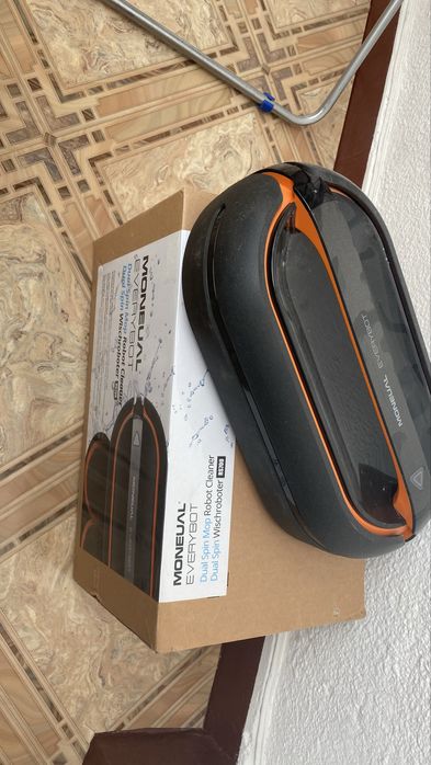 Робот за миене на под Moneual