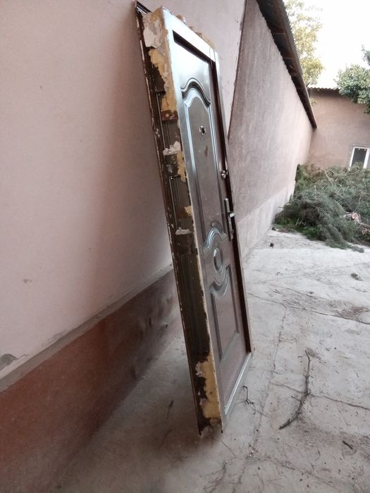 Temir eshik yangidek