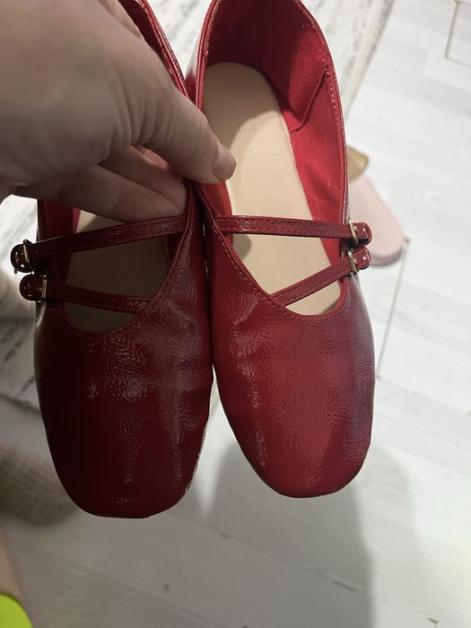 Красные балетки зара