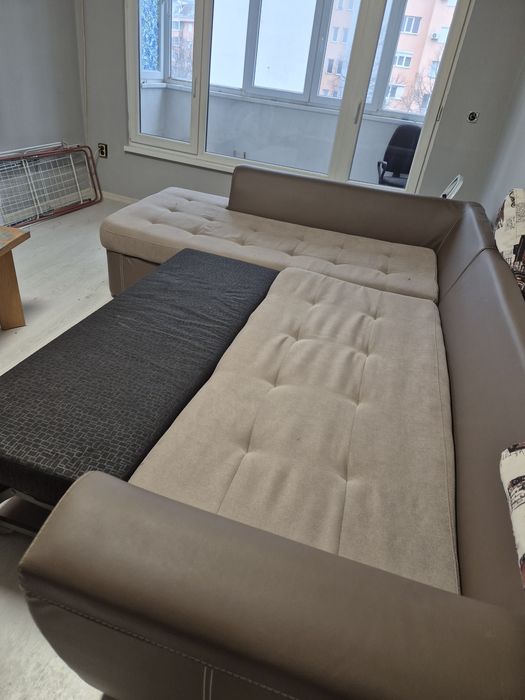 Продавам диван в  много добро състояние.