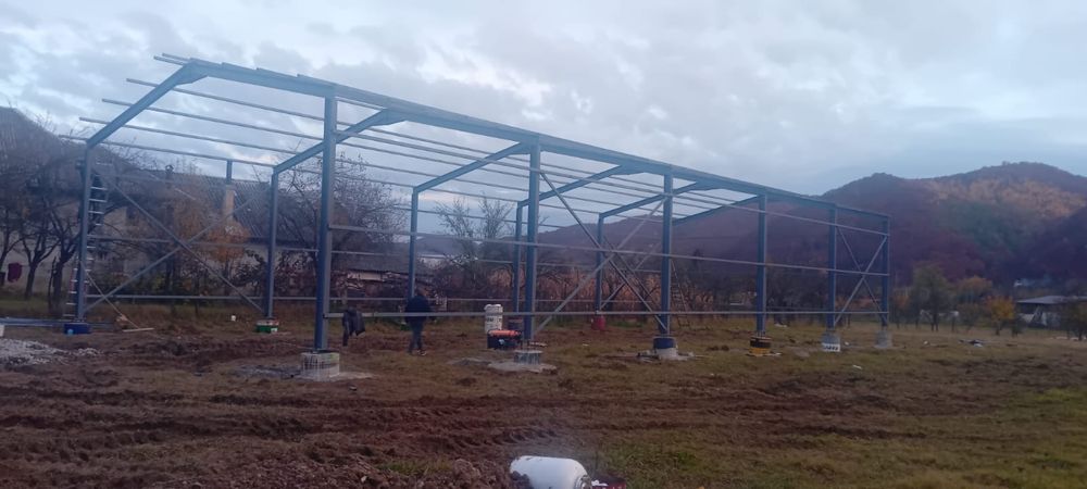 Vand hale metalice mici si mari industriale