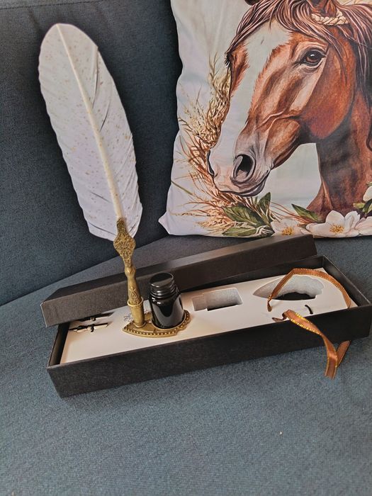 Set caligrafie cu pană, calimara și suport