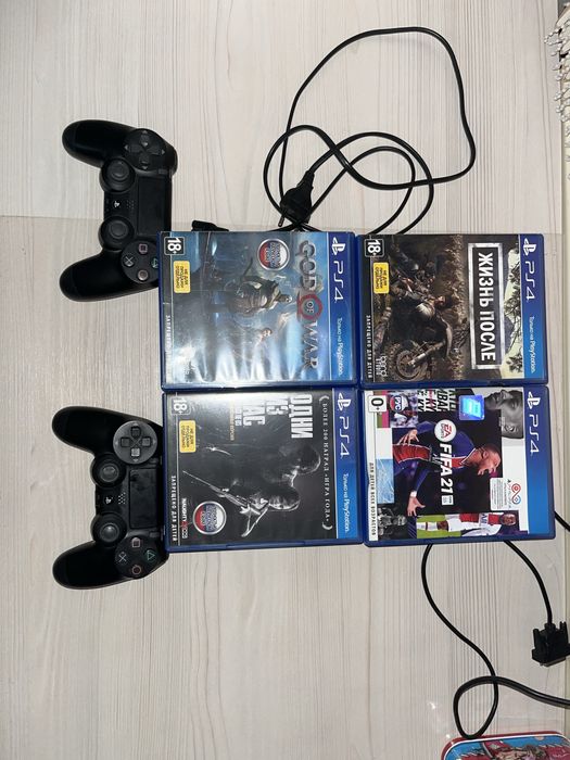 приставка PlayStation 4