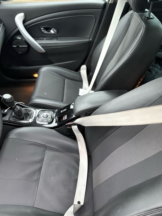 Vand Renault Megane 3 editia Bosse