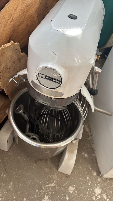 Миксер сатылады…