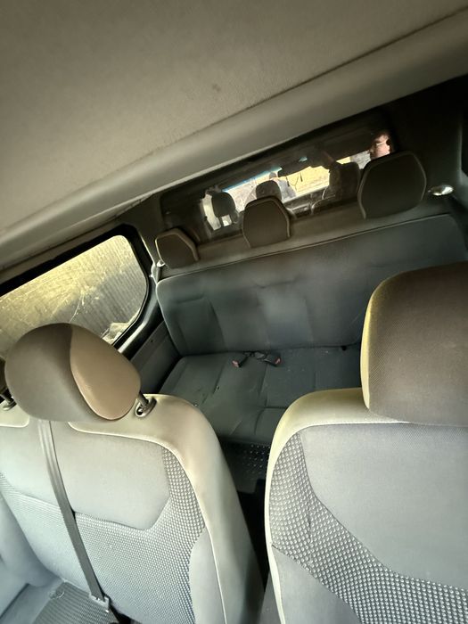 Vand Opel Vivaro 5+1 XL