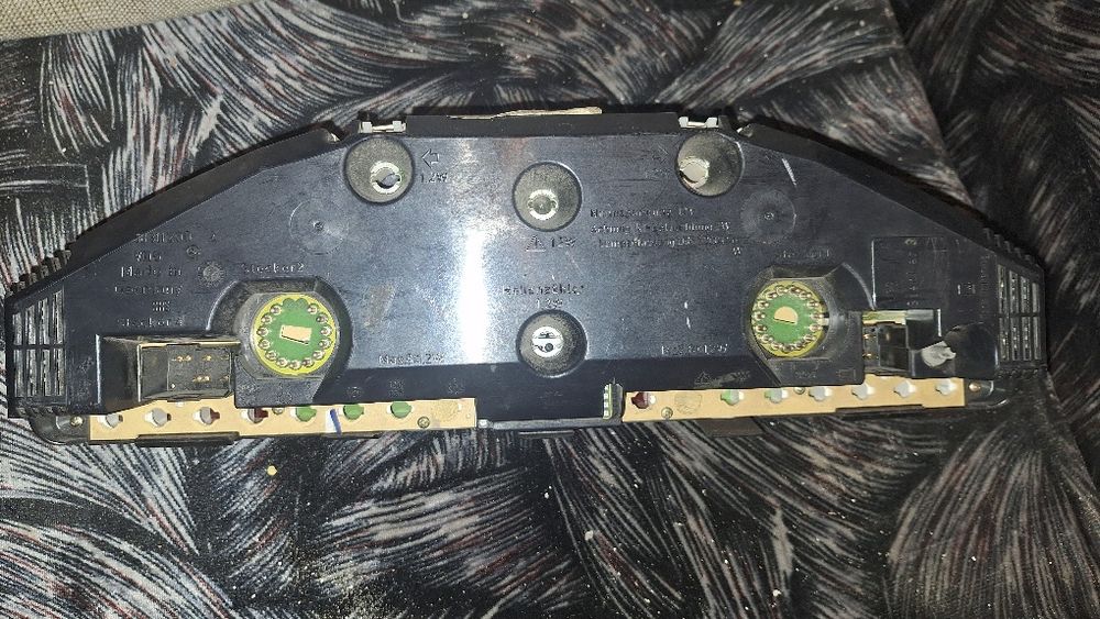 Приборка Mercedes W140