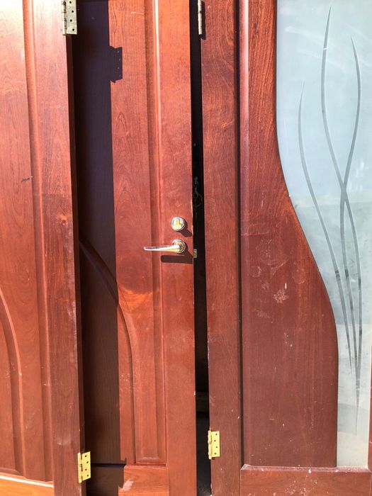 Продаются двери шпон