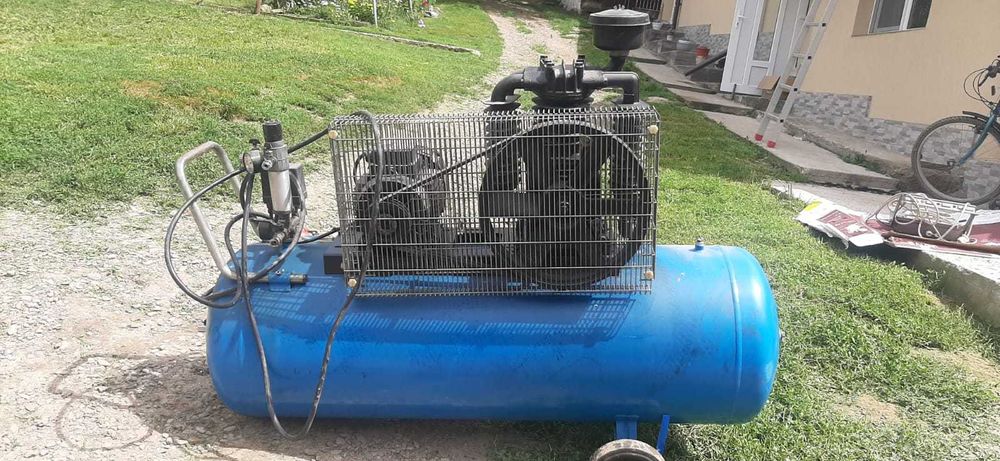 Compresor de aer comprimat