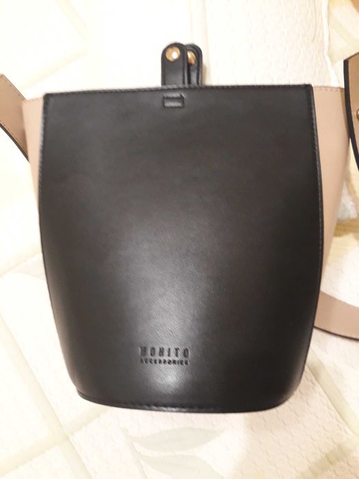 Продавам черна чанта Mohito, червена Martini и черно кафява малка