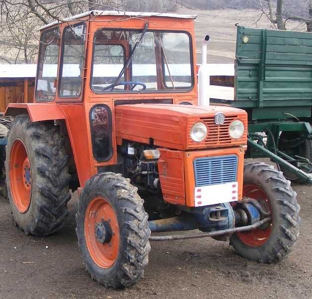 Parbrize, geamuri tractoare U445 U453 U483 U643 U650 U683 (UNIVERSAL)