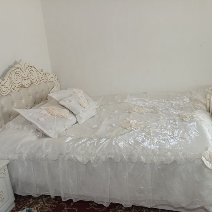 Oq pakrival tez sotib yuboraman,narxi kelishiladi
