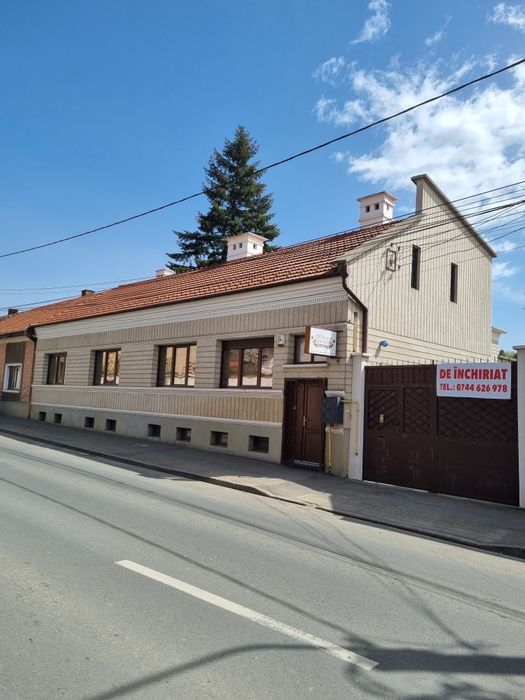 Închiriez imobil aproape de spitalul județean