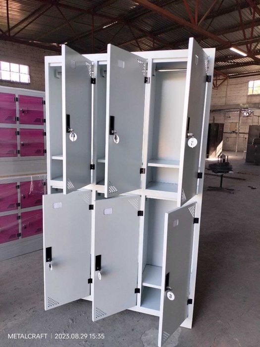 Шкаф металлический для одежды