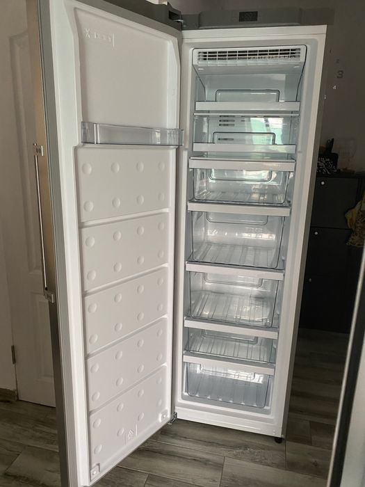 Vand congelator vertical Star Light