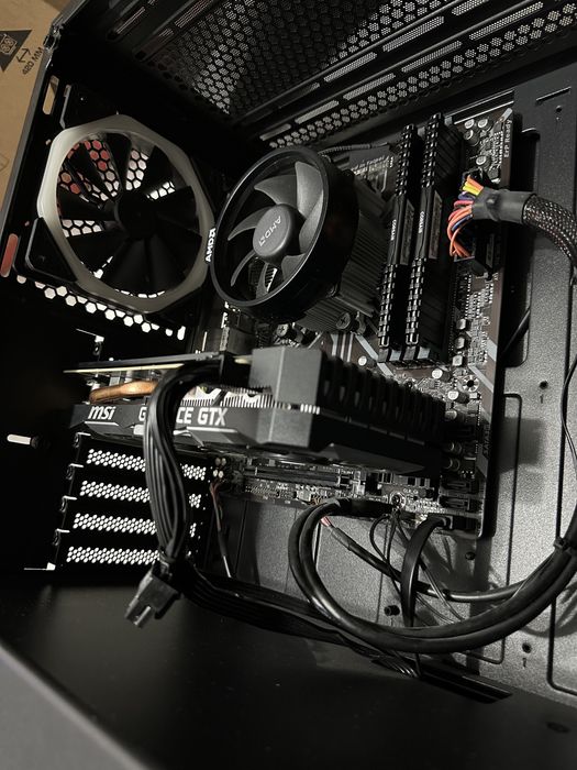 Pc Gaming ryzen 5 3600x , GTX 1660TI, 16GB ram