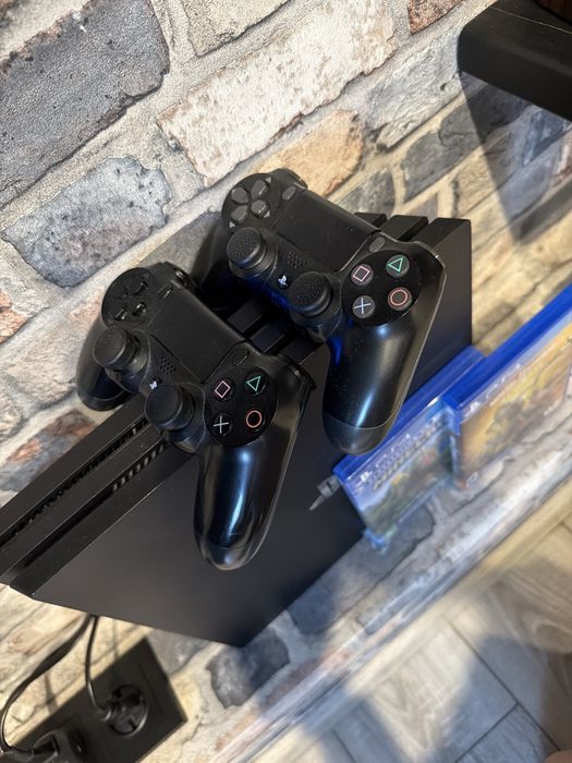 Продам PS 4 pro 1 trb