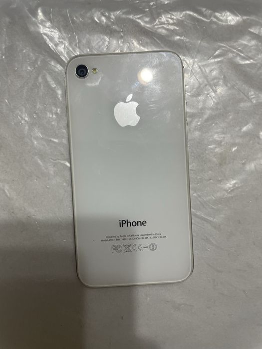 Срочно продаю IPhone 4s