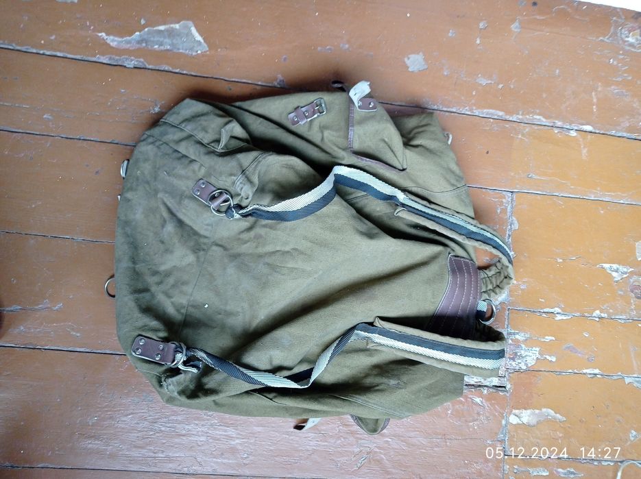 Продам геологический брезентовый рюкзак,а также брезент разного размер