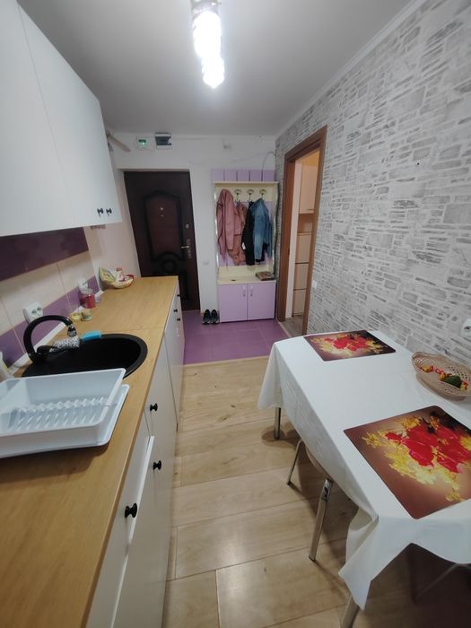 De închiriat apartament 2 camere