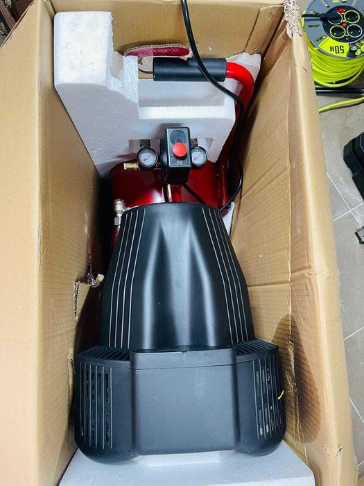 Compresor Einhell TC-AC 420/50/10 V, 2200 W, max 10 bari, rezervor 50l
