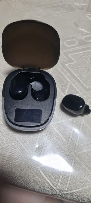 Беспроводные наушники б/у джи би эл