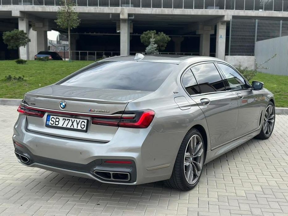 BMW M760 V12 • xDrive LONG • 4 seats • Individual