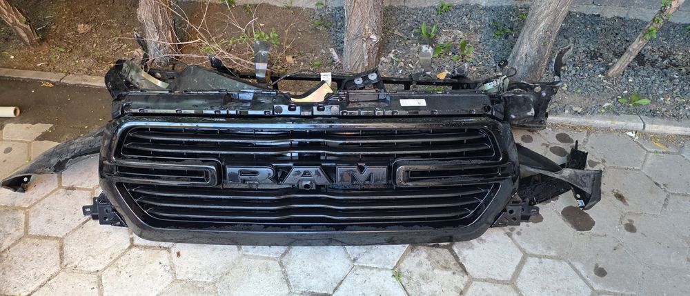 Решётка на RAM Dodge