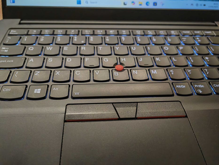 аптоп Lenovo ThinkPad Е14 с 6-ядрен Ryzen 5 5500U 14" FHD, 256GB 8GB