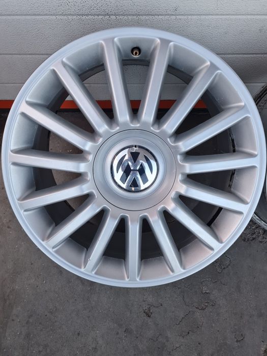 Оригинални джанти за ФОЛКСВАГЕН VW R17 5x112 ET40 7.5J