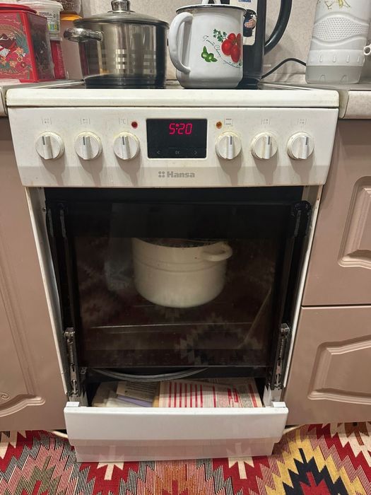 Продам электрическую плиту