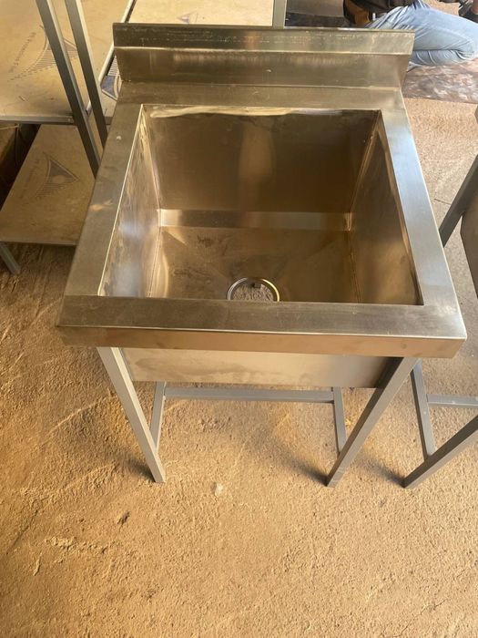 Умывальник нержавейка.