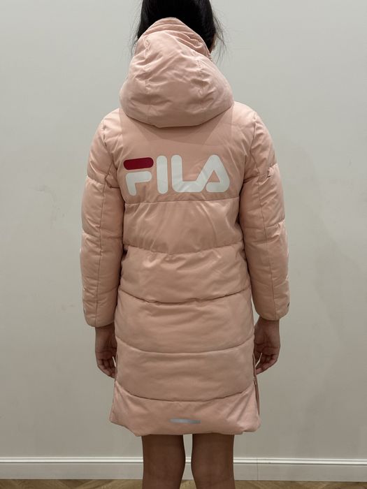 продам зимние куртки на девочку