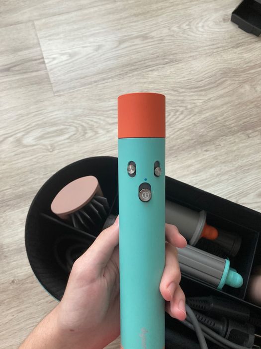 Dyson airwrap i.d hs05