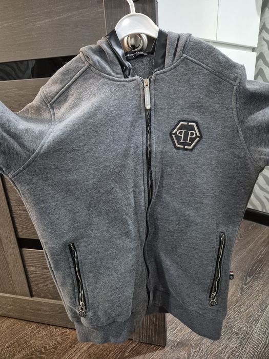 Продам фирменную кофту!