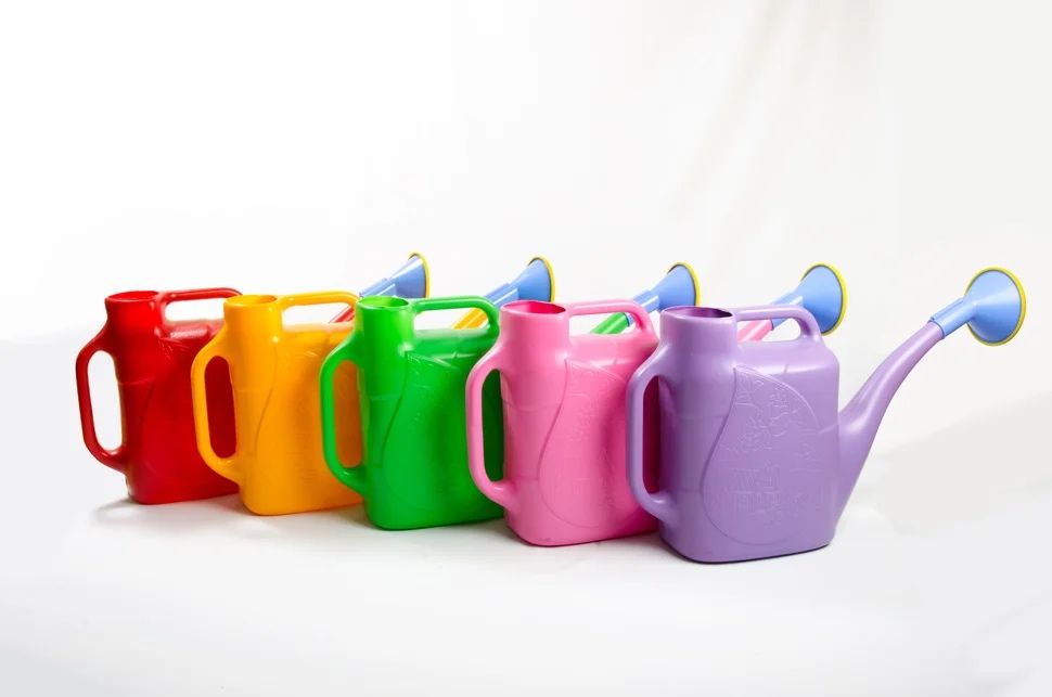 Лейки поливочные