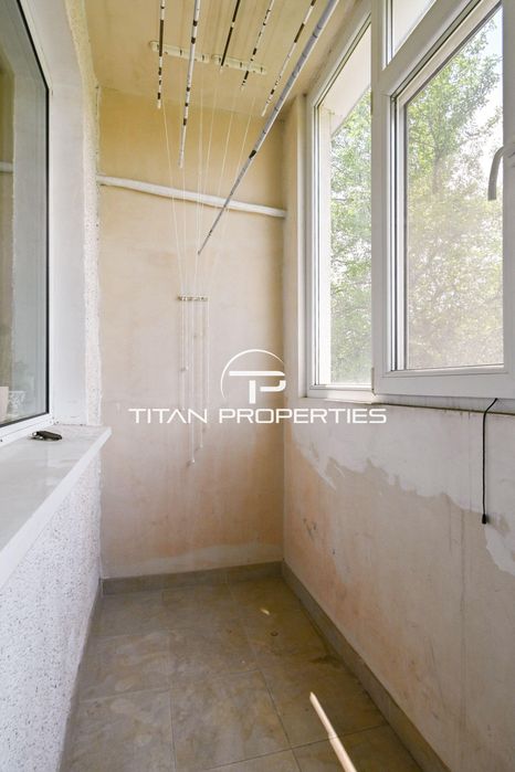 Тристаен за продажба в ж.к Младост 1