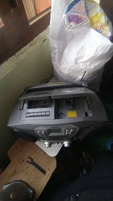 Sotiladi nomi samsung