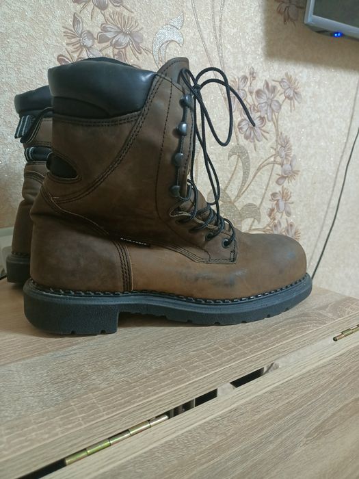 Продаются ботинки