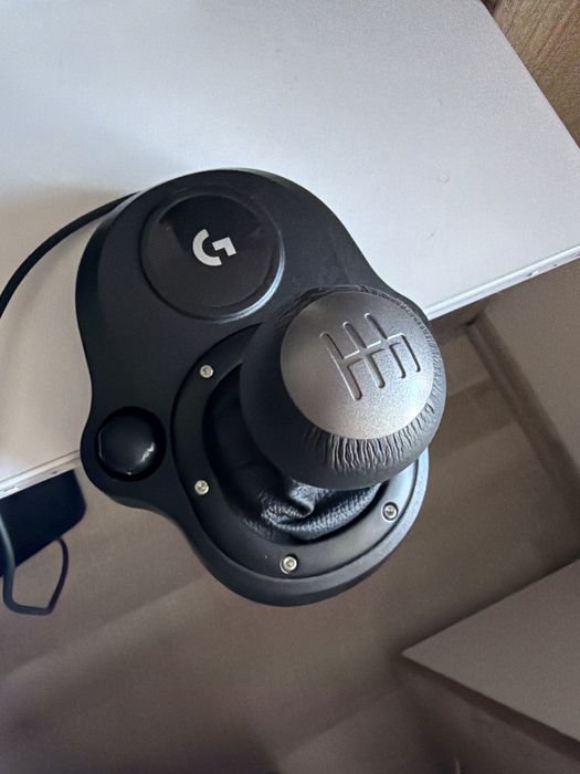 Logitech G923 + shifter