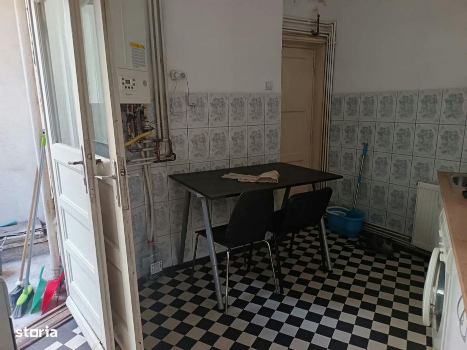 3 camere/ Armeneasca/renovat/ centrala proprie, A.C