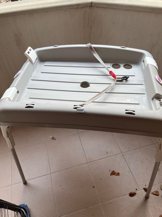 Универсална стойка за вана за бебета