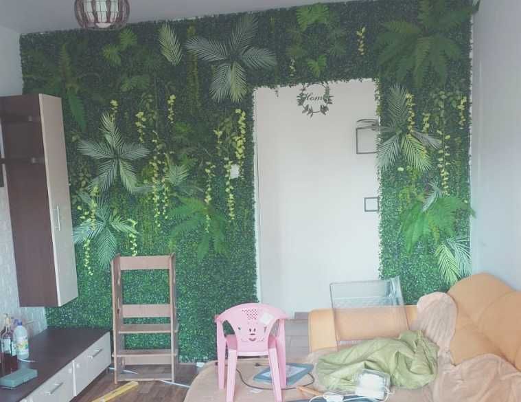Vegetatie artificiala interior, 6.5 metrii patrati, plasa metalica pentru sustinere cu LED-uri
